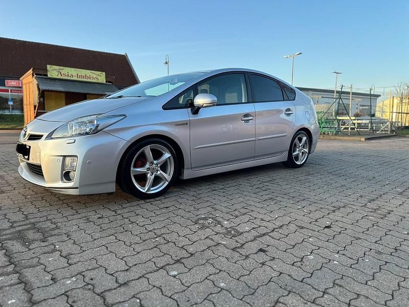 Gebraucht Toyota Prius 136 PS (100 kW) 2010 Silber Kleinwagen