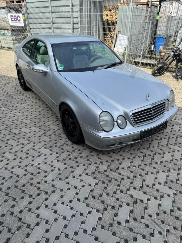Silber Gebraucht 2001 Mercedes CLK230 Coupé | 1.990 € (Superpreis) - Bild 1/4