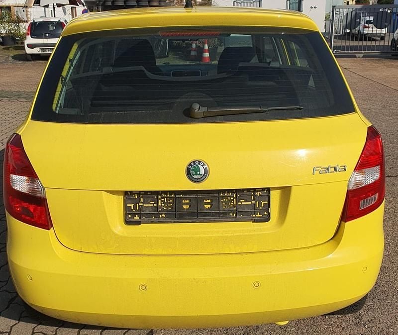 Gebraucht Skoda Fabia 70 PS (51 kW) 2008 Gelb Kleinwagen