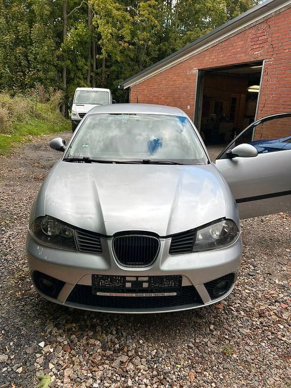 Silber Gebraucht 2006 Seat Ibiza Stylance Kleinwagen | 1.590 € (Etwas zu teuer) - Bild 1/4