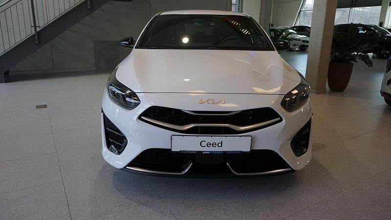 Gebraucht Kia Ceed GT-Line 140 PS (102 kW) 2025 Weiß Kleinwagen