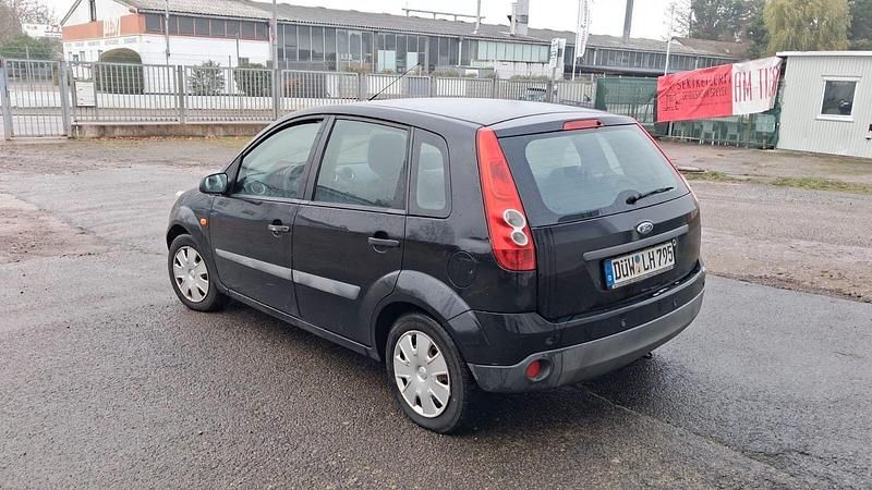 Gebraucht Ford Fiesta 69 PS (50 kW) 2006 Schwarz Kleinwagen