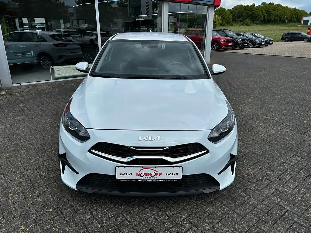 Gebraucht Kia Ceed Edition 7 101 PS (74 kW) 2022 Weiß Kleinwagen