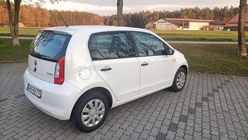 Gebraucht Skoda Citigo Active 60 PS (44 kW) 2015 Weiß Kleinwagen