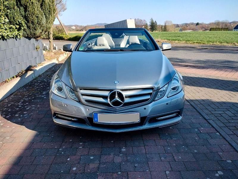 Gebraucht Mercedes E350 265 PS (194 kW) 2011 Grau Cabrio