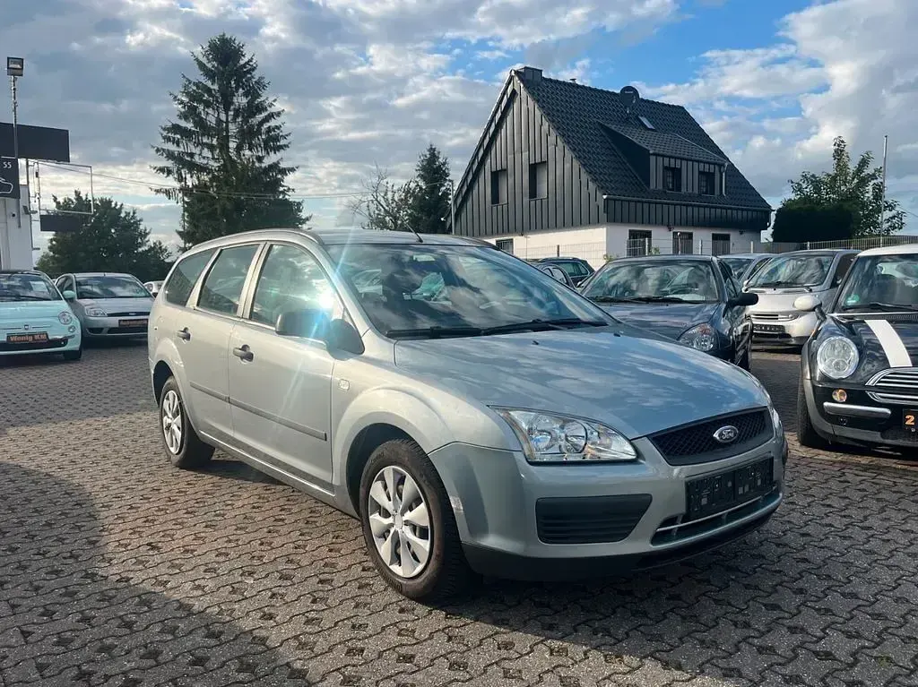 Gebraucht Ford Focus 101 PS (74 kW) 2005 Silber Limousine