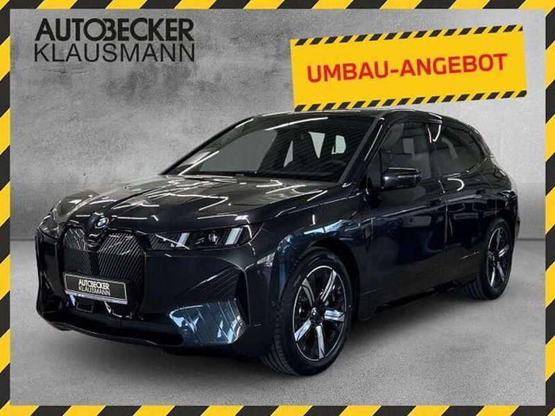 Grau Gebraucht 2025 BMW iX SUV | 73.500 € - Bild 1/4