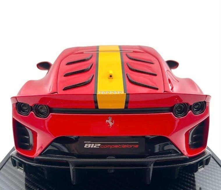 Rot Gebraucht 2022 Ferrari 812 | 1.300.000 € (Fairer Preis) - Bild 1/4