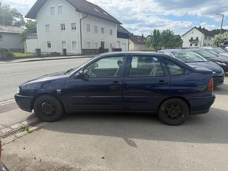 Gebraucht VW Polo 75 PS (55 kW) 2000 Blau Limousine