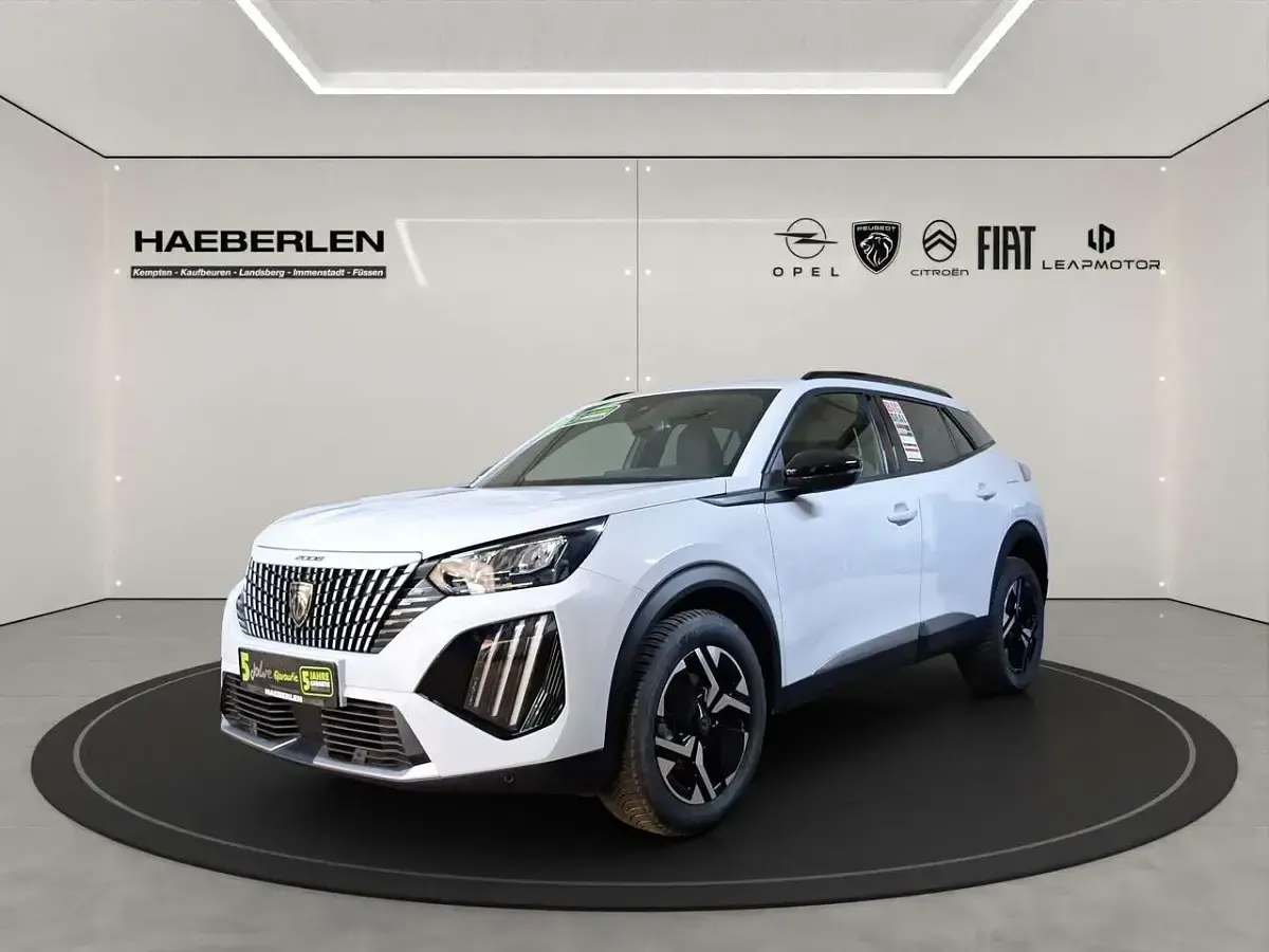 Gebraucht Peugeot 2008 136 PS (100 kW) 2025 Weiss/typ aussenverkleidung metalliclac (metallic) SUV
