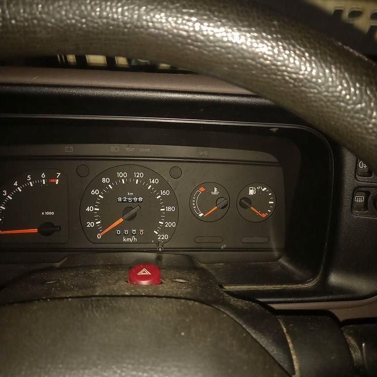 Gebraucht Ford Orion 87 PS (63 kW) 1987 Gelb Limousine