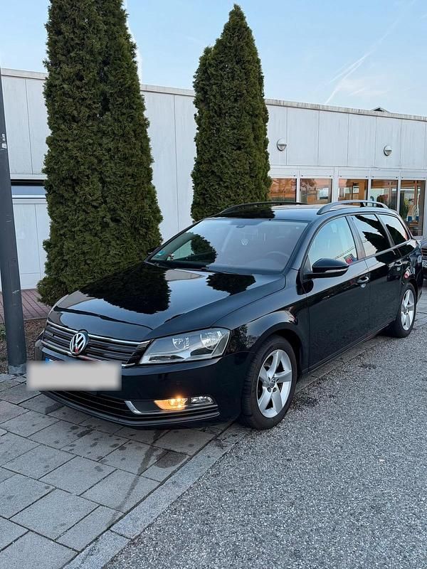 Second-hand VW Passat 105 CP (77 kW) 2014 Negru Break