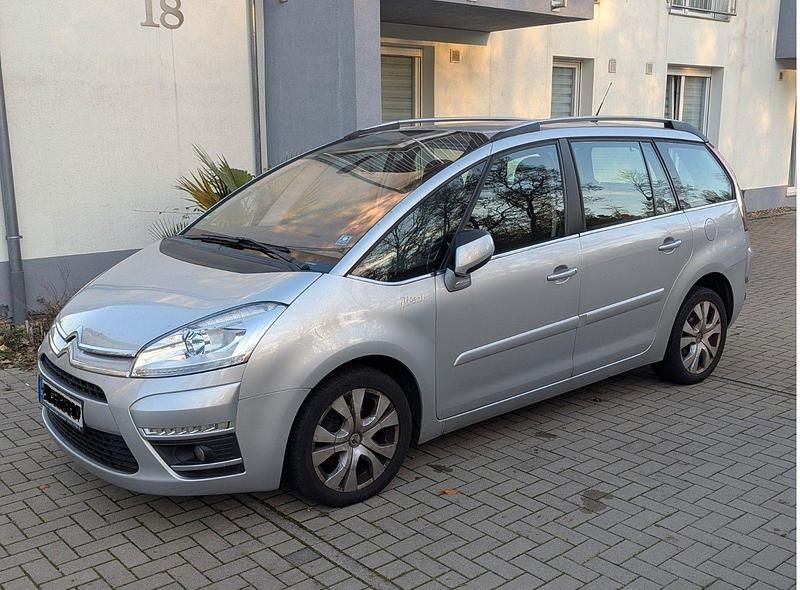 Grau Gebraucht 2012 Citroën Grand C4 Picasso Van / Kleinbus | 3.300 € (Fairer Preis) - Bild 1/4