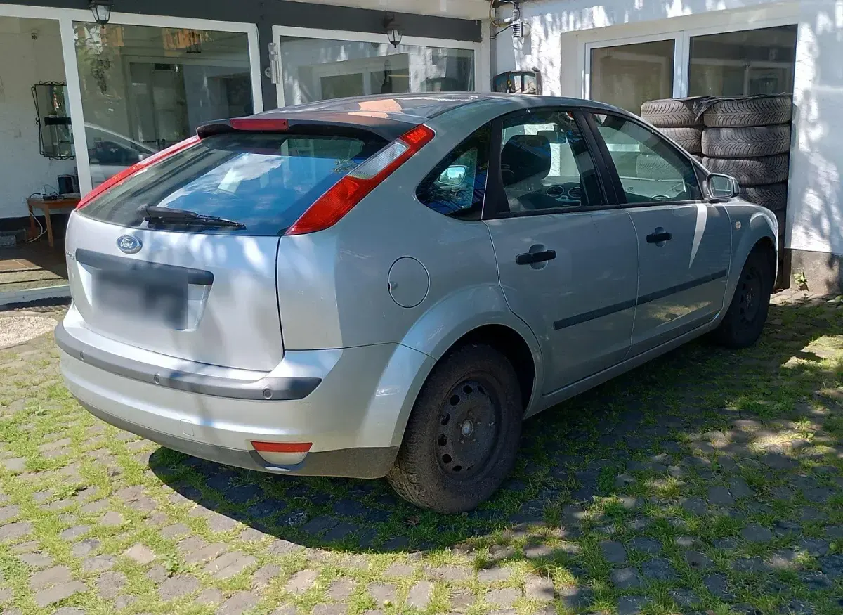 Gebraucht Ford Focus 101 PS (74 kW) 2005 Silber Limousine