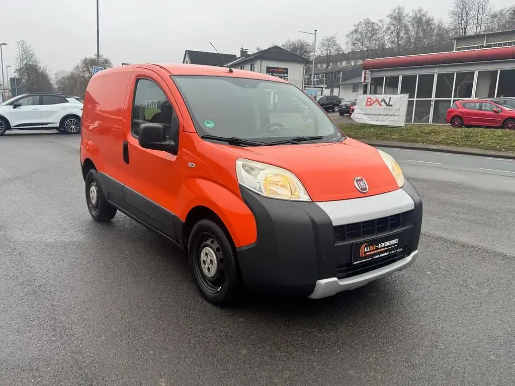 Gebraucht Fiat Fiorino Basis 73 PS (53 kW) 2013 Orange Van / Kleinbus