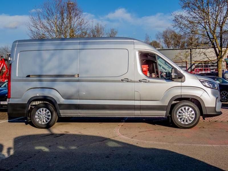 Neu Maxus V90 148 PS (108 kW) 2025 Silber Van