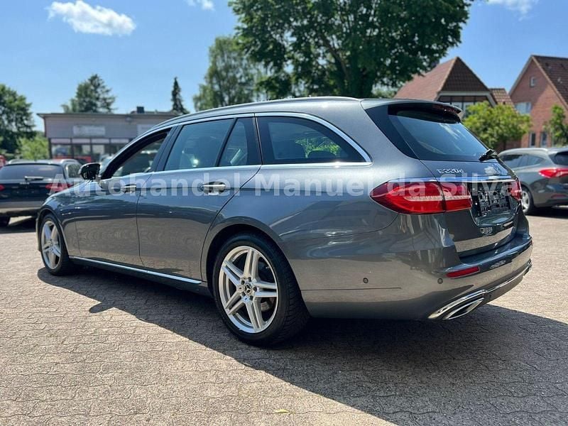 Gebraucht Mercedes E220 Avantgarde 194 PS (142 kW) 2017 Grau Kombi