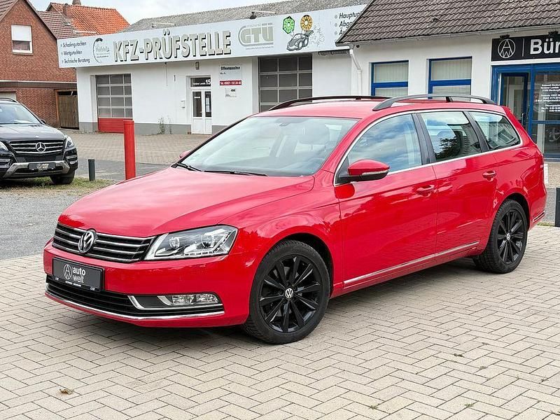 Rot Gebraucht 2012 VW Passat Limousine | 11.949 € (Teuer) - Bild 1/4