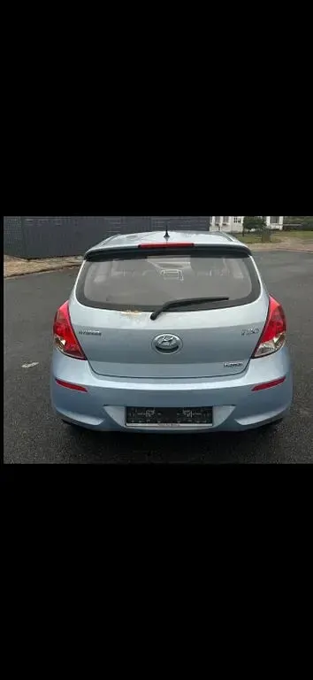 Gebraucht Hyundai i20 Trend 75 PS (55 kW) 2013 Blau Kleinwagen