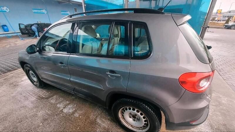 Beige Gebraucht 2010 VW Tiguan SUV | 10.200 € (Etwas zu teuer) - Bild 1/4