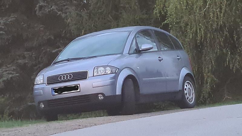 Silber Gebraucht 2004 Audi A2 Kleinwagen | 3.999 € (Fairer Preis) - Bild 1/4