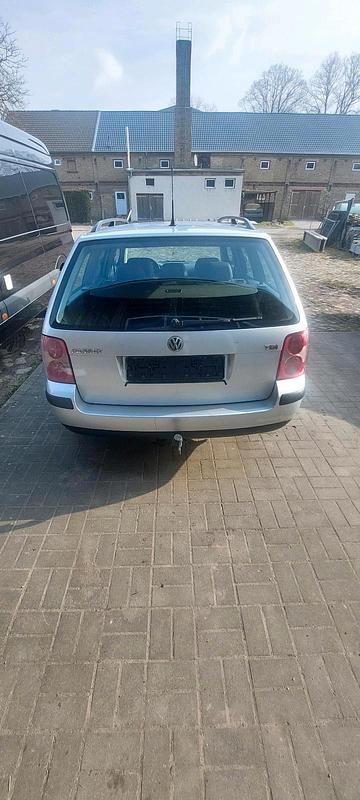 Usata VW Passat 131 CV (96 kW) 2004 Argento Station wagon