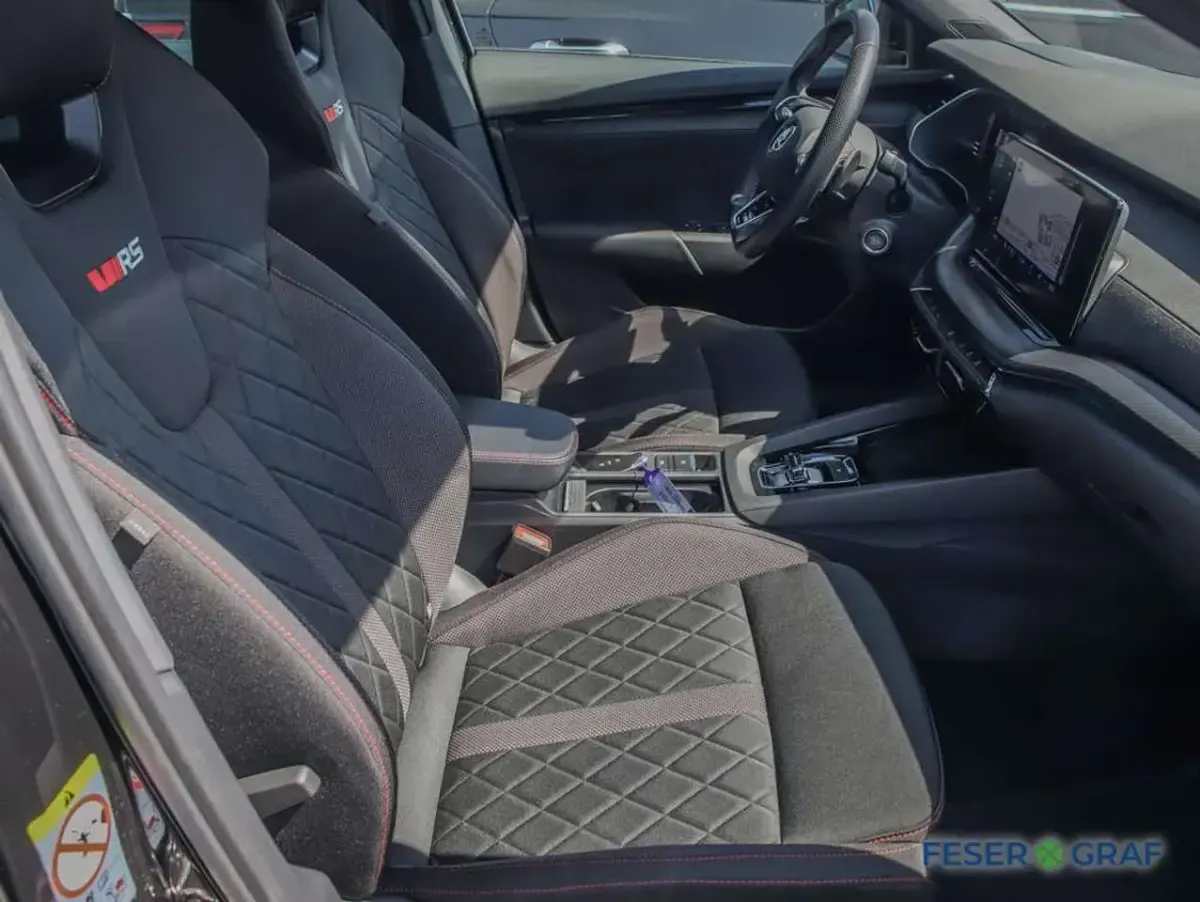 Gebraucht Skoda Octavia RS 200 PS (147 kW) 2024 Blackmagic perleffekt Kombi
