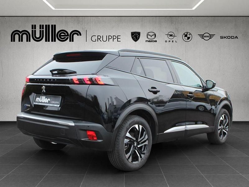 Gebraucht Peugeot e-2008 Allure 100 kW (136 PS) 2022 Perla nera schwarz metallic (metallic) SUV