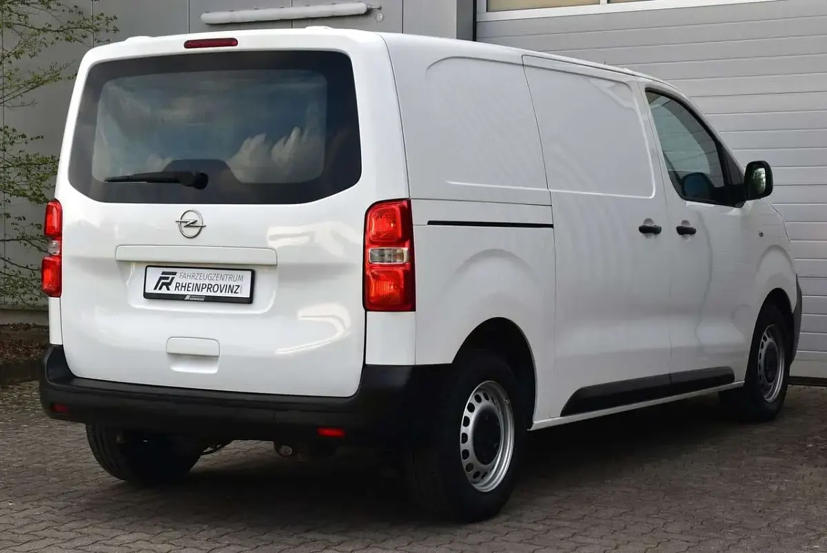 Gebraucht Opel Vivaro-e Combi Edition 122 PS (89 kW) 2020 Jade weiss/arktis weiss Van / Kleinbus