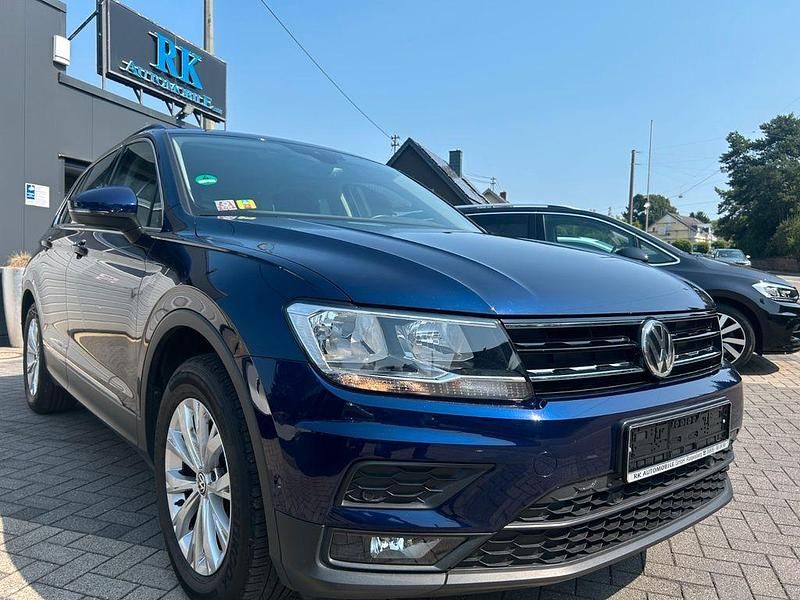 Blau Gebraucht 2020 VW Tiguan Comfortline SUV | 26.900 € (Fairer Preis) - Bild 1/4