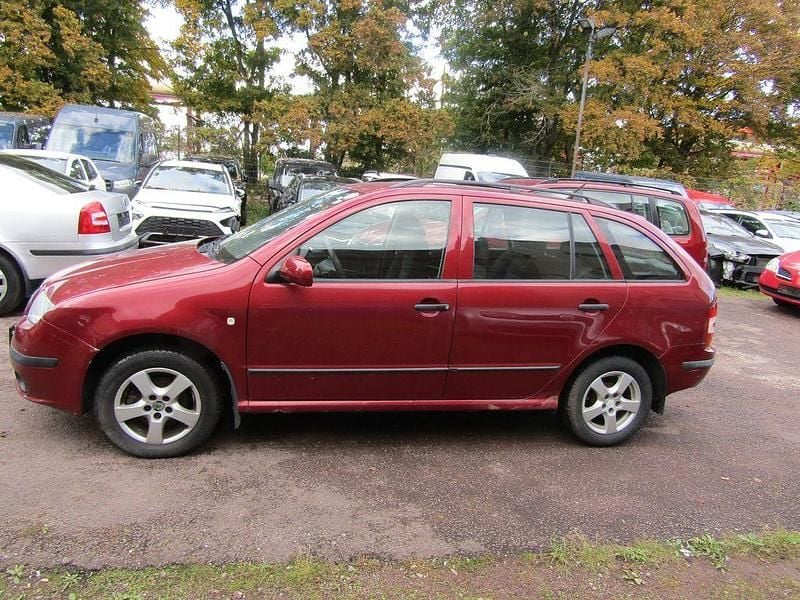 Gebraucht Skoda Fabia 75 PS (55 kW) 2005 Rot Kleinwagen