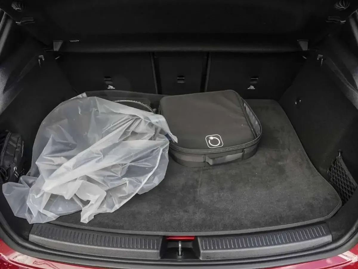 Gebraucht Mercedes A250 Advanced Plus 218 PS (160 kW) 2025 Rot Limousine