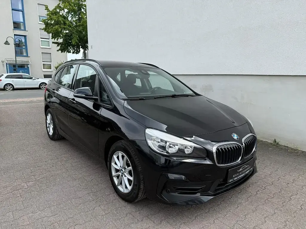 Gebraucht BMW 218 Active Tourer Sport Line 140 PS (102 kW) 2019 Schwarz Van / Kleinbus