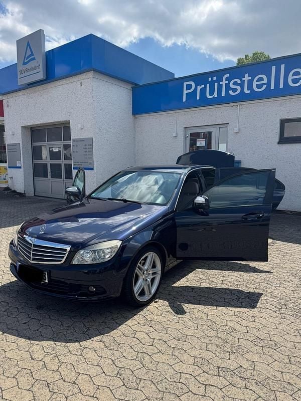 Blau Gebraucht 2007 Mercedes C220 Limousine | 6.949 € (Fairer Preis) - Bild 1/4