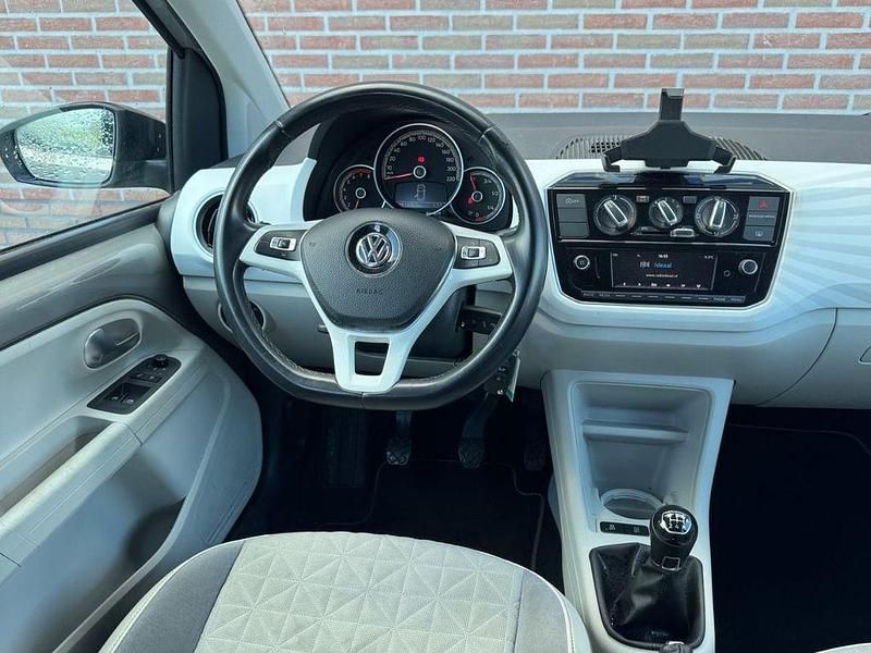 Second-hand VW up! Beats 58 CP (42 kW) 2018 Gri Hatchback