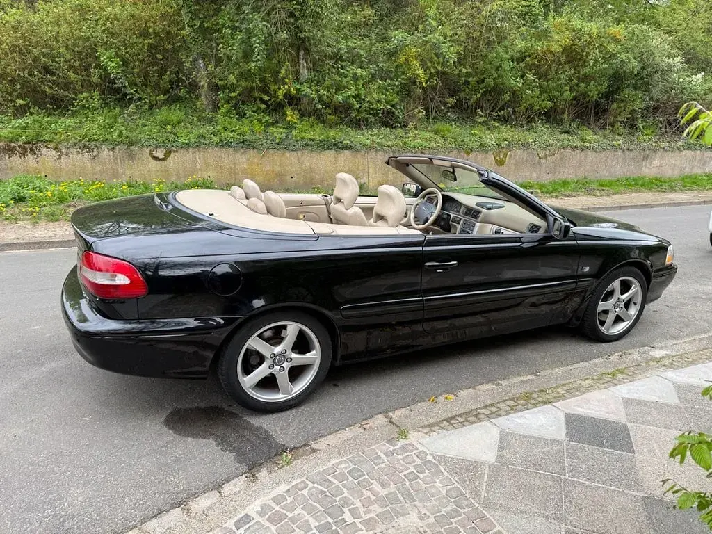 Usata Volvo C70 163 CV (119 kW) 2004 Nero Cabrio