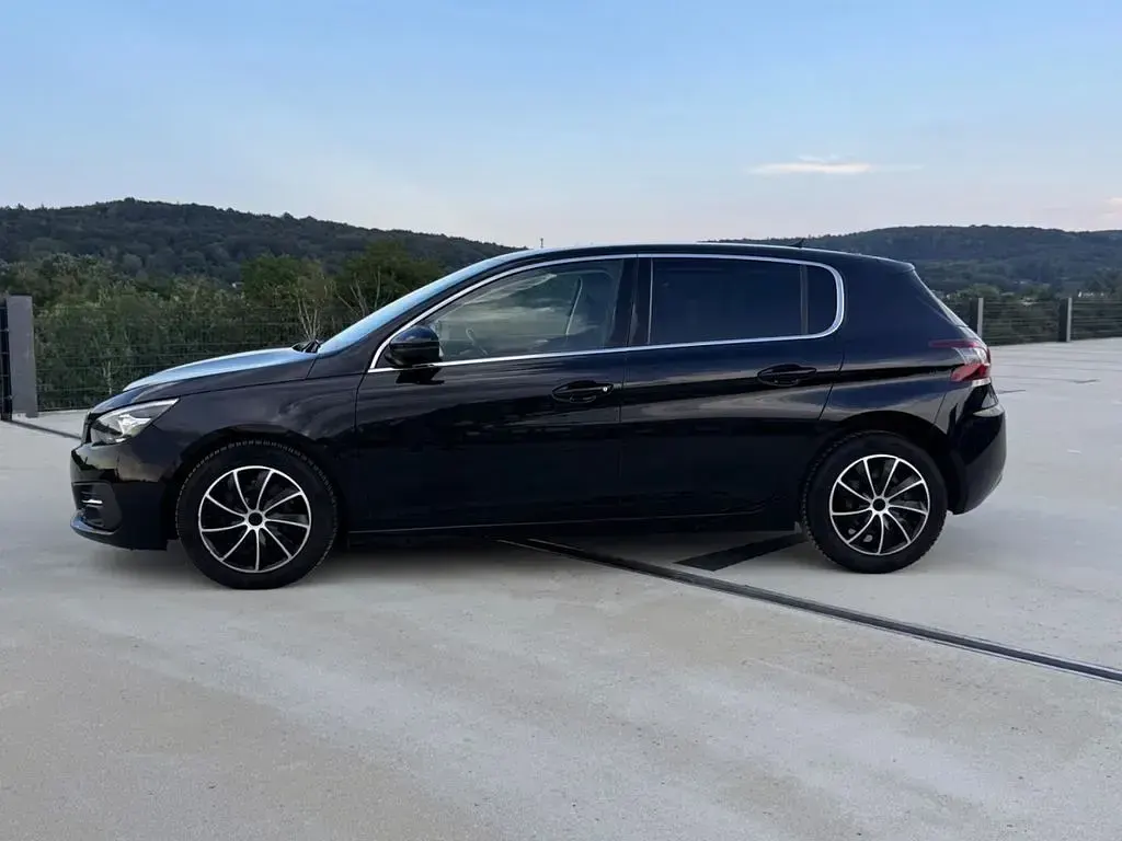 Gebraucht Peugeot 308 Allure 150 PS (110 kW) 2018 Schwarz Limousine
