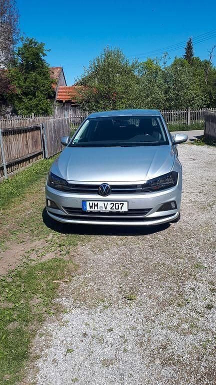 Silber Gebraucht 2021 VW Polo Comfortline Limousine | 13.200 € (Superpreis) - Bild 1/4