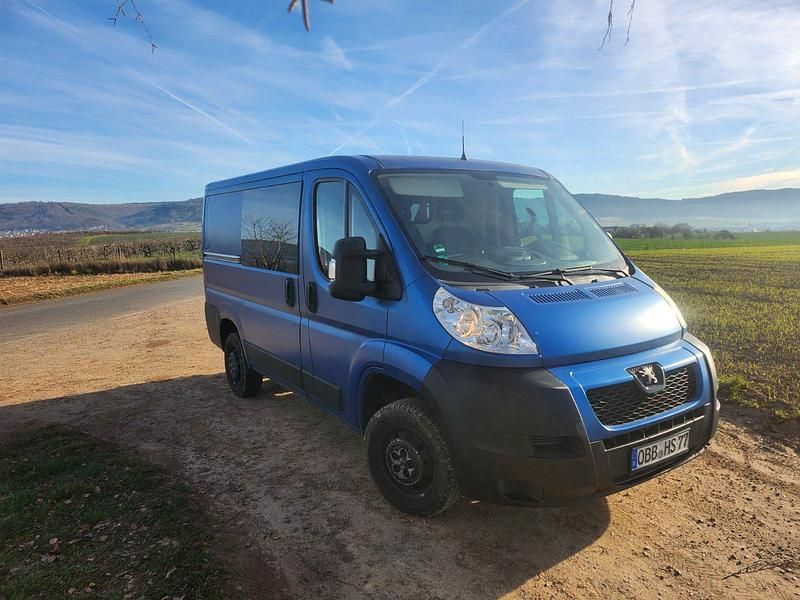 Blau Gebraucht 2012 Peugeot Boxer Van | 6.000 € - Bild 1/4