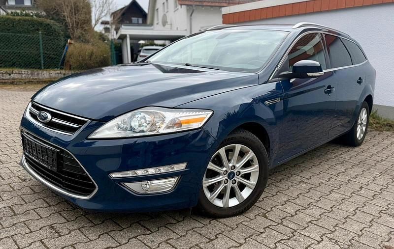 Gebraucht Ford Mondeo Titanium 140 PS (102 kW) 2012 Blau Kombi