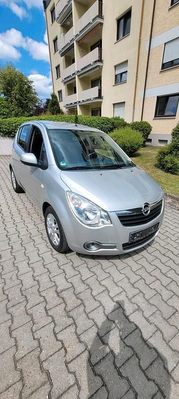 Gebraucht Opel Agila 68 PS (50 kW) 2011 Silber Kleinwagen
