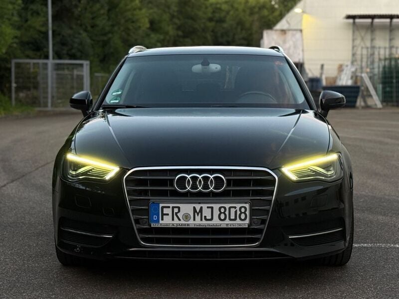 Mythosschwarz Gebraucht 2015 Audi A3 Sportback Ambition Limousine | 15.250 € (Superpreis) - Bild 1/4