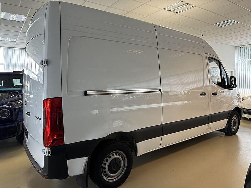 Gebraucht Mercedes Sprinter 150 PS (110 kW) 2024 Arktikweiss Van