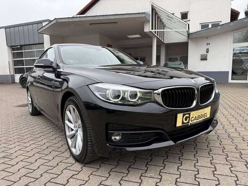 Gebraucht BMW 320 190 PS (139 kW) 2019 Saphirschwarz Limousine