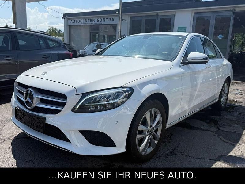 Weiß Gebraucht 2019 Mercedes C200 Limousine | 25.750 € (Fairer Preis) - Bild 1/4