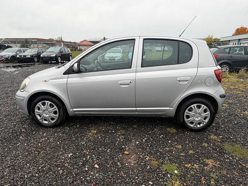 Gebraucht Toyota Yaris Sol 66 PS (48 kW) 2005 Silber Kleinwagen