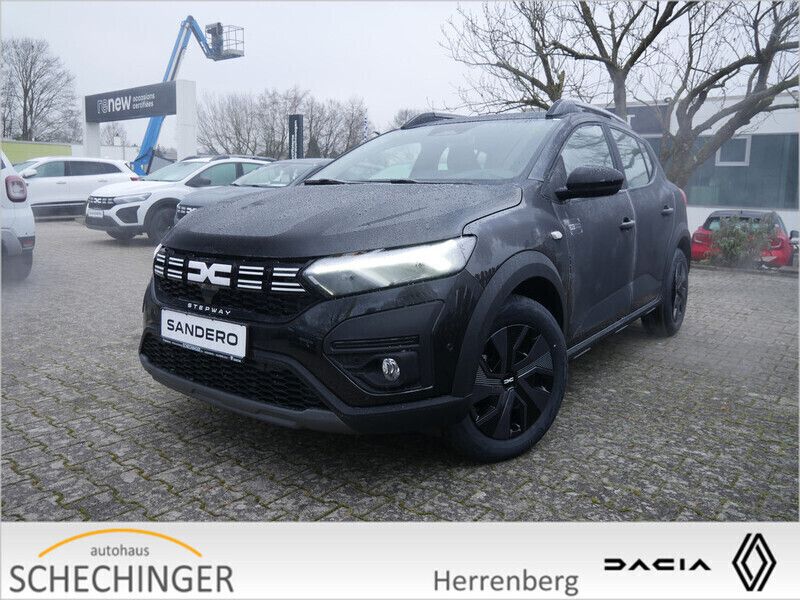 Schwarz Gebraucht 2022 Dacia Sandero Expression Kleinwagen | 19.589 € (Teuer) - Bild 1/3