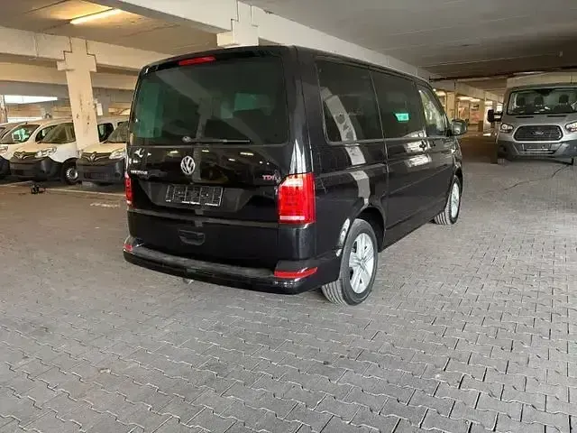 Usado VW Multivan Comfortline 129 HP (94 kW) 2017 Preto Monovolume