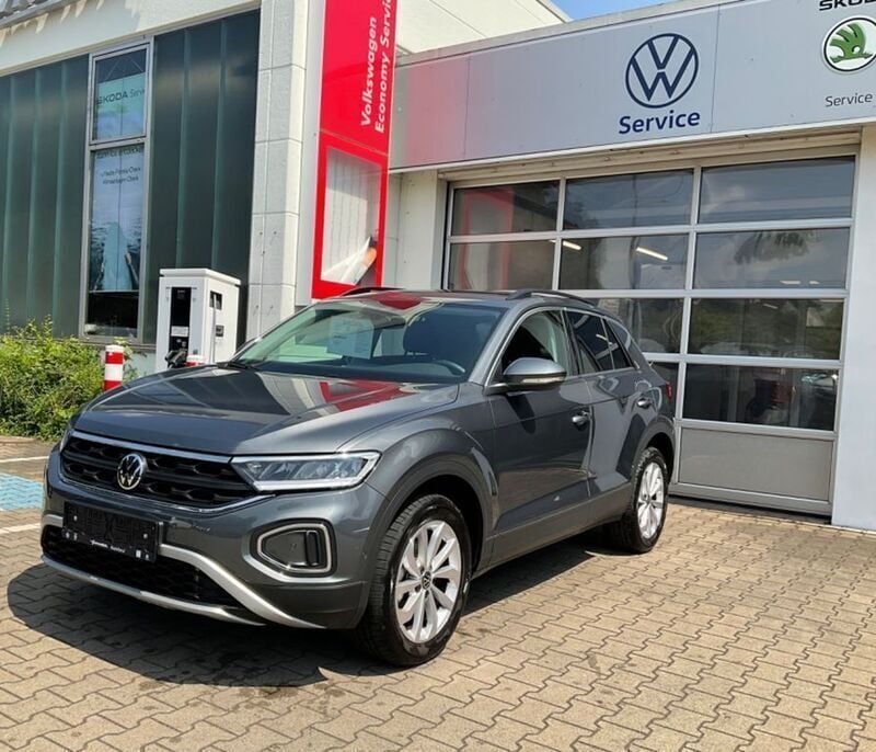 Grau Gebraucht 2024 VW T-Roc Life SUV | 29.990 € (Fairer Preis) - Bild 1/4