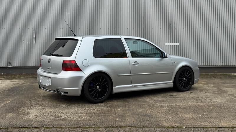 Gebraucht VW Golf IV R 241 PS (177 kW) 2003 Silber Limousine